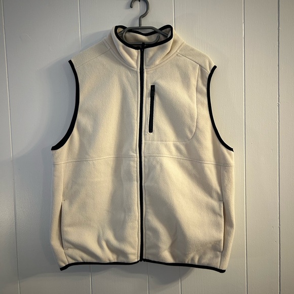 fleece vest - Picture 1 of 4